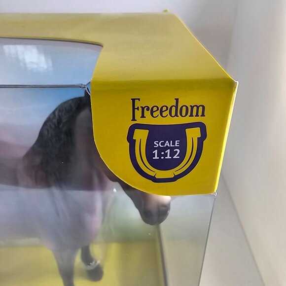 Breyer Wild Mustang Family Freedom Series 1:12 Scale TSC 2024 Horse - Picture 3 of 10